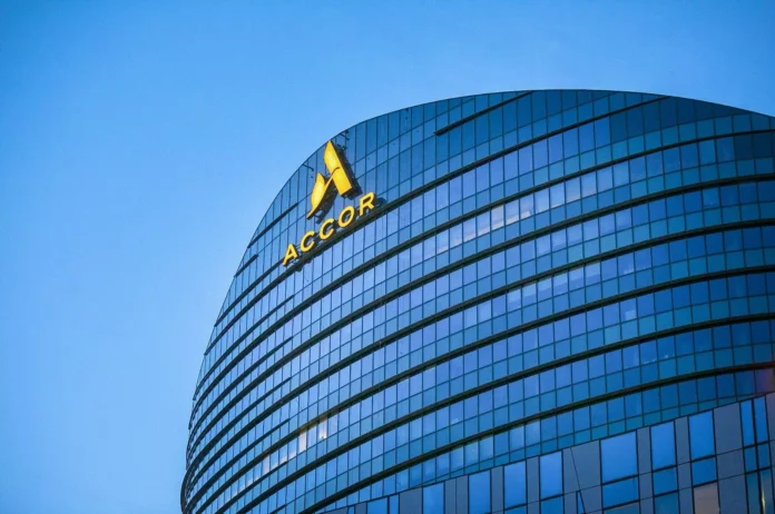 Accor expande opções plant-based e visa 50% de menu vegano até 2030